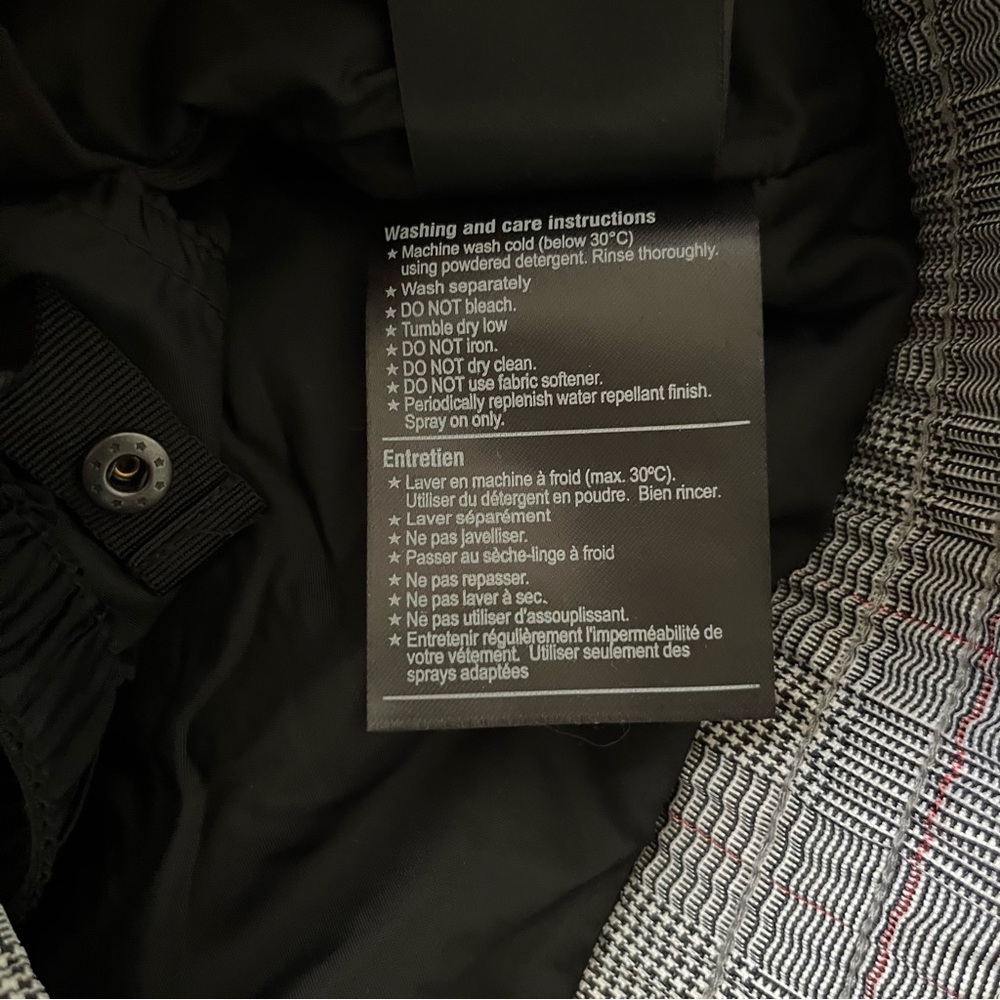 Burton Ski Jacket - image 10